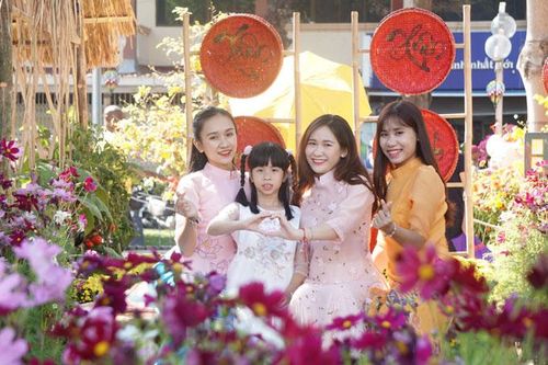 Check in ở Hội Hoa xuân