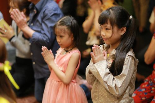 Thiêng liêng giao thừa tại Việt Nam Quốc Tự