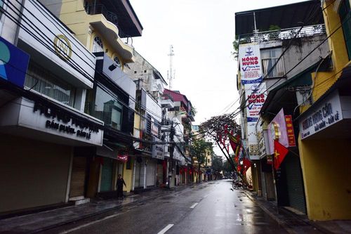 Hà Nội thanh bình, sâu lắng trong sớm mùng 1 Tết
