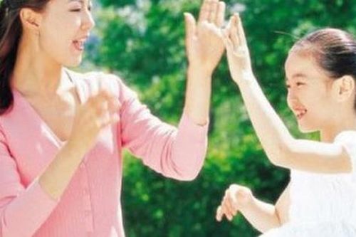 Cách dạy con tốt nhất nhưng cũng khó nhất đó là biết làm bạn cùng con