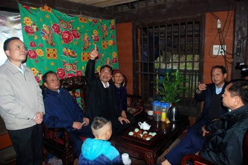 Hàng nghìn ngôi nhà hư hỏng do mưa đá dịp Tết Canh Tý