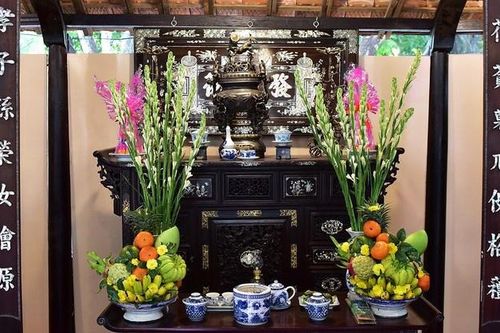 Sắp đặt hoa quả trên bàn thờ ngày Tết theo nguyên tắc nào?