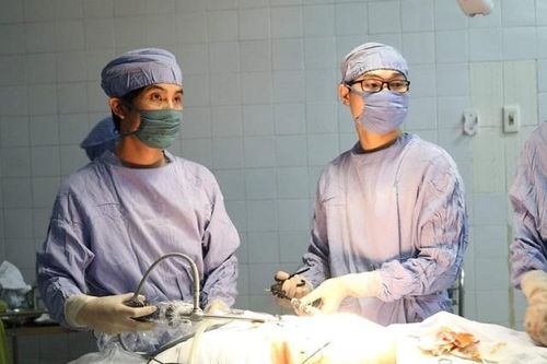 Bác sĩ trẻ nơi tuyến đầu và hành trình chinh phục gần 1.000 ca phẫu thuật