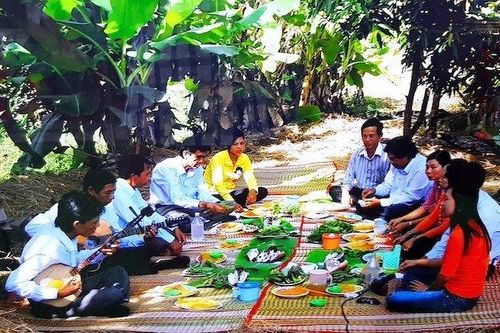 Nô nức ngày Tết vùng sông nước Cà Mau
