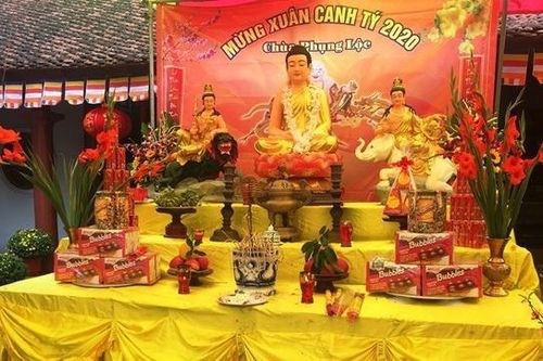 Đầu Xuân, bàn về lời khấn 'Nam Mô A Di Đà Phật'?