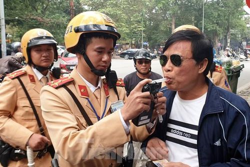 394 'ma men' lái xe bị cảnh sát xử phạt ngày mồng 1 Tết