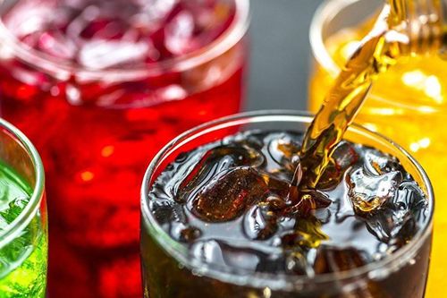 Tết này đừng uống nước ngọt có ga bằng bất cứ giá nào