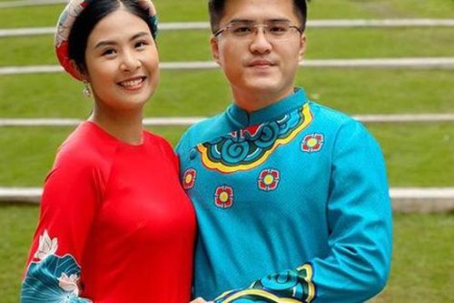 Bạn trai chụp ảnh Tết cùng gia đình Hoa hậu Ngọc Hân làm dấy lên nghi vấn sắp có một đám cưới đẹp