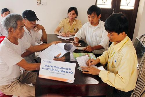 Lấy người dân, doanh nghiệp làm trung tâm