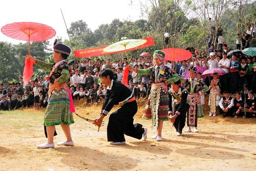 Truyền thống ăn Tết lạ của các dân tộc Việt
