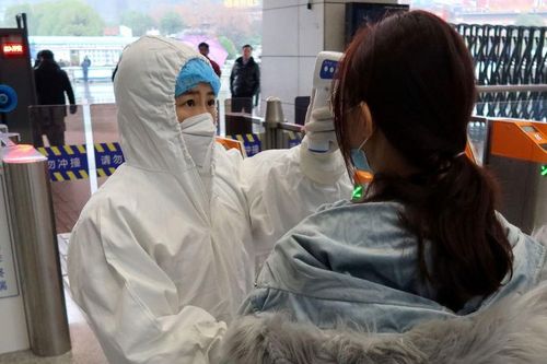 Trung Quốc thừa nhận thiếu trầm trọng thiết bị chống virus corona