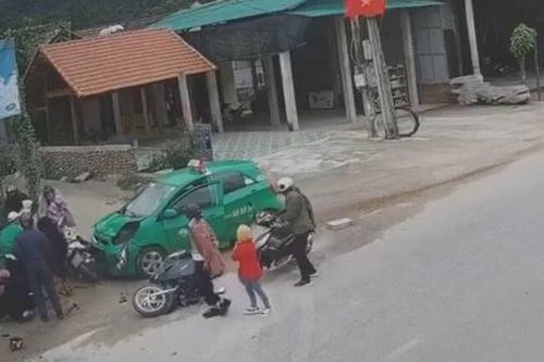 Taxi lao vào nhóm người đứng bên đường là do tài xế buồn ngủ