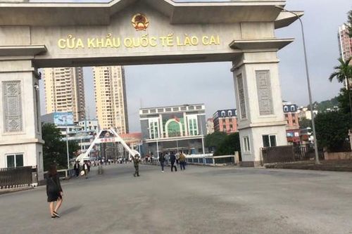 Lào Cai tạm ngừng xuất, nhập cảnh khách du lịch qua cửa khẩu quốc tế