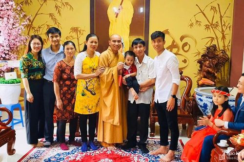Phan Văn Đức, Hà Quỳnh Như đi chùa đầu năm