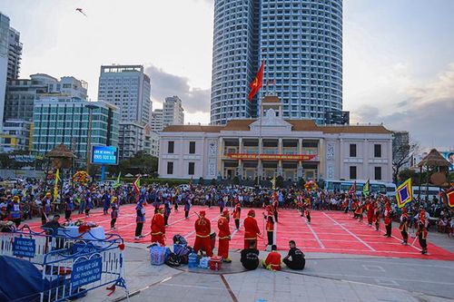 Hội thi cờ người đầu xuân Canh Tý