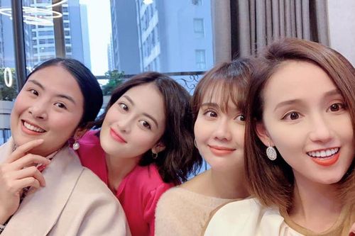 Lã Thanh Huyền, Thùy Anh tụ họp hội bạn thân nổi tiếng đón Tết