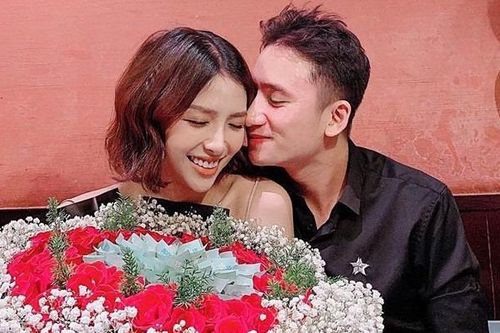 Sao Việt khoe lì xì số tiền khủng có phô trương, phản cảm?