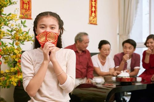 Lì xì đang làm hư trẻ con?