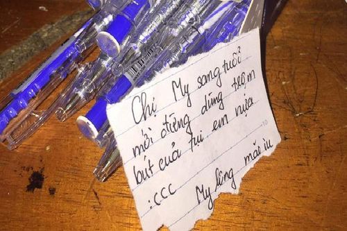 Cách mừng tuổi kèm theo lời nhắn gửi 'bá đạo' của cô em gái khiến CĐM 'cười ra nước mắt'