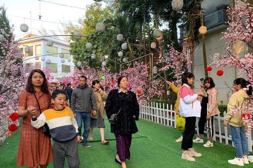 Các điểm vui chơi 'hút' khách những ngày đầu xuân
