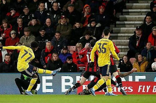 Arsenal vào vòng năm Cup FA
