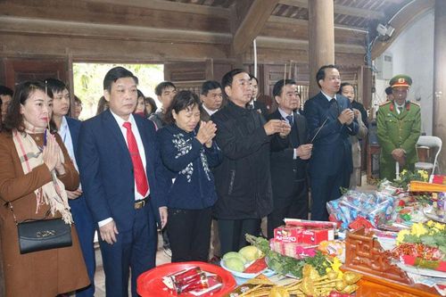 Khai hội đình, đền chùa Cầu Muối
