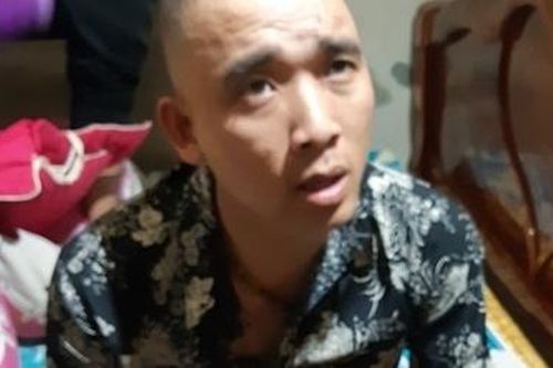 Bắt 2 kẻ mua bán ma túy mang súng rulo phòng thân