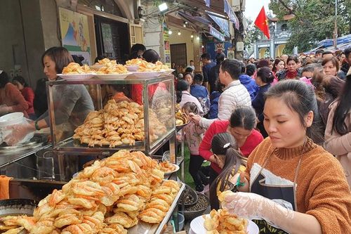 Cà phê, trà sữa đứng giá – Phở, bún 'đến hẹn lại tăng'