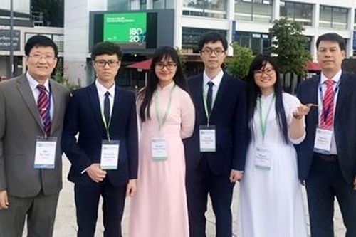 Thi học sinh giỏi quốc tế và chuyện 'mang chuông đi đấm xứ người'