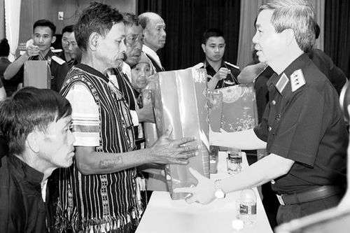 Hơn 13 tỷ đồng lo Tết cho người nghèo
