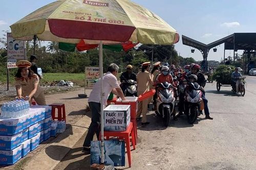 Đồng hành cùng người dân trở lại làm việc sau Tết