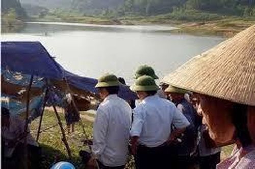 Lật thuyền khi đi hái cam, một phụ nữ tử vong