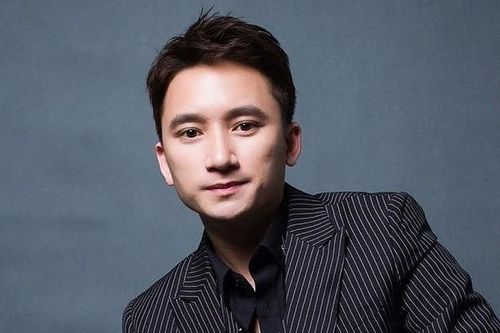 Phan Mạnh Quỳnh: Gã 'trai quê' làm điên đảo làng nhạc