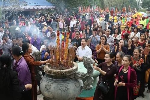 Phú Thọ: Cảnh báo việc lợi dụng, nhận tiền công đức tại Đền Mẫu Âu Cơ