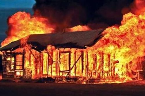 Nghi án mâu thuẫn tình cảm phóng hỏa đốt nhà làm 2 người chết
