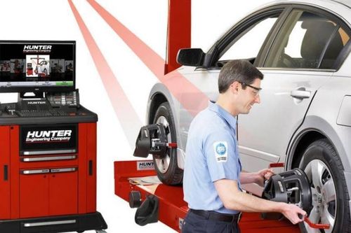 Cân chỉnh góc bánh xe ô tô ngay lập tức nếu thấy những điều này