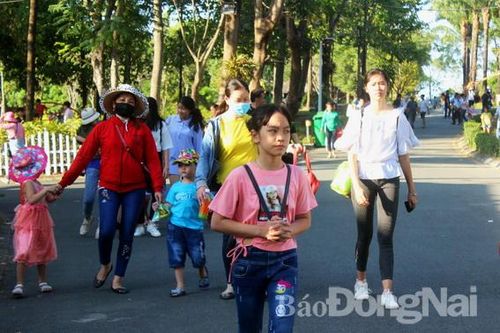Khoảng 300 ngàn lượt du khách đến các khu du lịch trong tỉnh