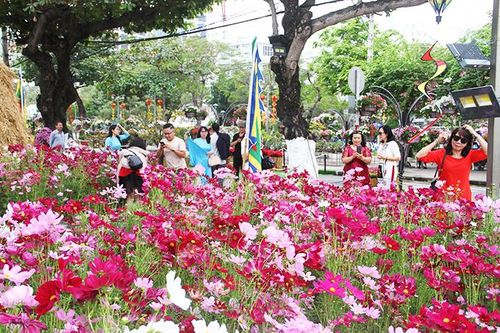 Bế mạc Hội hoa xuân Canh Tý