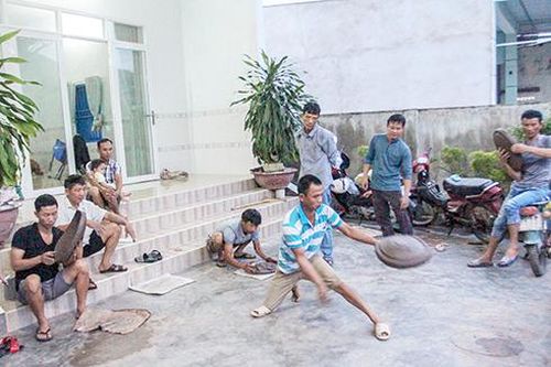 Độc đáo trò chơi pháo đất