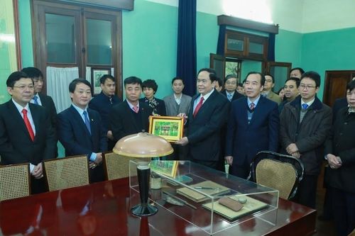 Khí thế mới, động lực mới