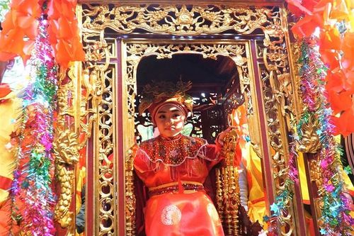 Chiêm ngưỡng 'Tướng bà' 10 tuổi tại hội Gióng
