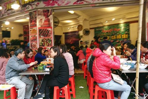 Dịch vụ ăn uống tăng giá mạnh sau Tết Nguyên đán
