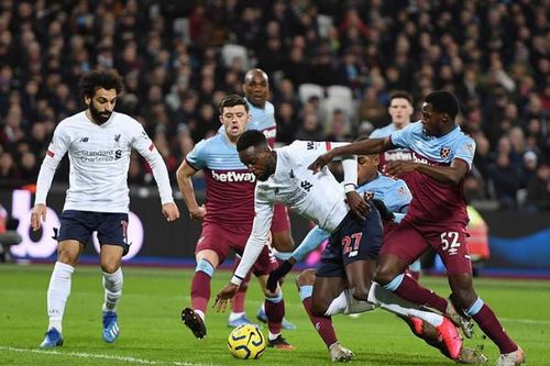 Liverpool cán mốc 70 điểm sau 24 vòng đấu, Man City vào chung kết