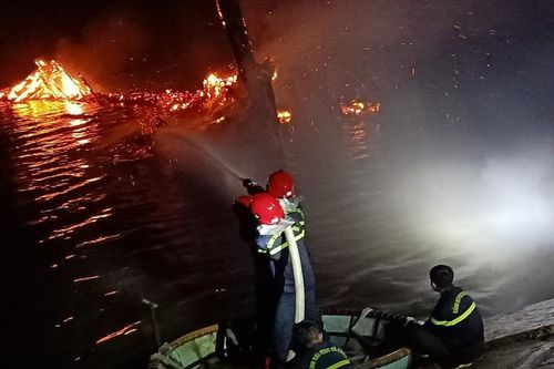 Tàu của ngư dân Quảng Ngãi bị thiêu rụi, thiệt hại hơn 2 tỉ đồng