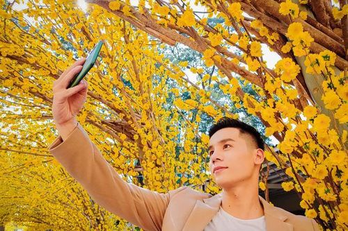 Cao Xuân Tài, Tường Vy, Công Phát, Tôn Tuyền hẹn hò du Xuân Canh Tý