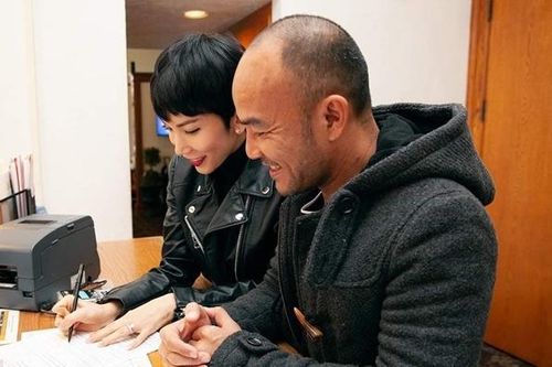 Xuân Lan đăng ký kết hôn tại Mỹ