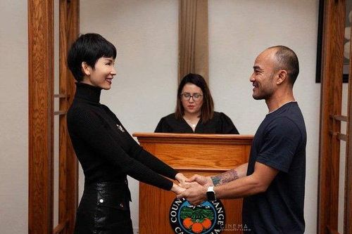 Xuân Lan và ông xã Việt kiều đăng ký kết hôn tại Mỹ