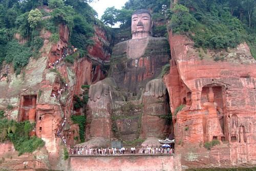 Khám phá Tượng Phật bằng đá lớn nhất thế giới