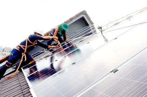 Hơn 1.260 khách hàng lắp đặt điện mặt trời mái nhà