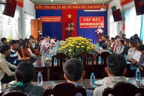 Chư Sê: Gặp mặt 79 sinh viên điển hình đầu xuân Canh Tý năm 2020